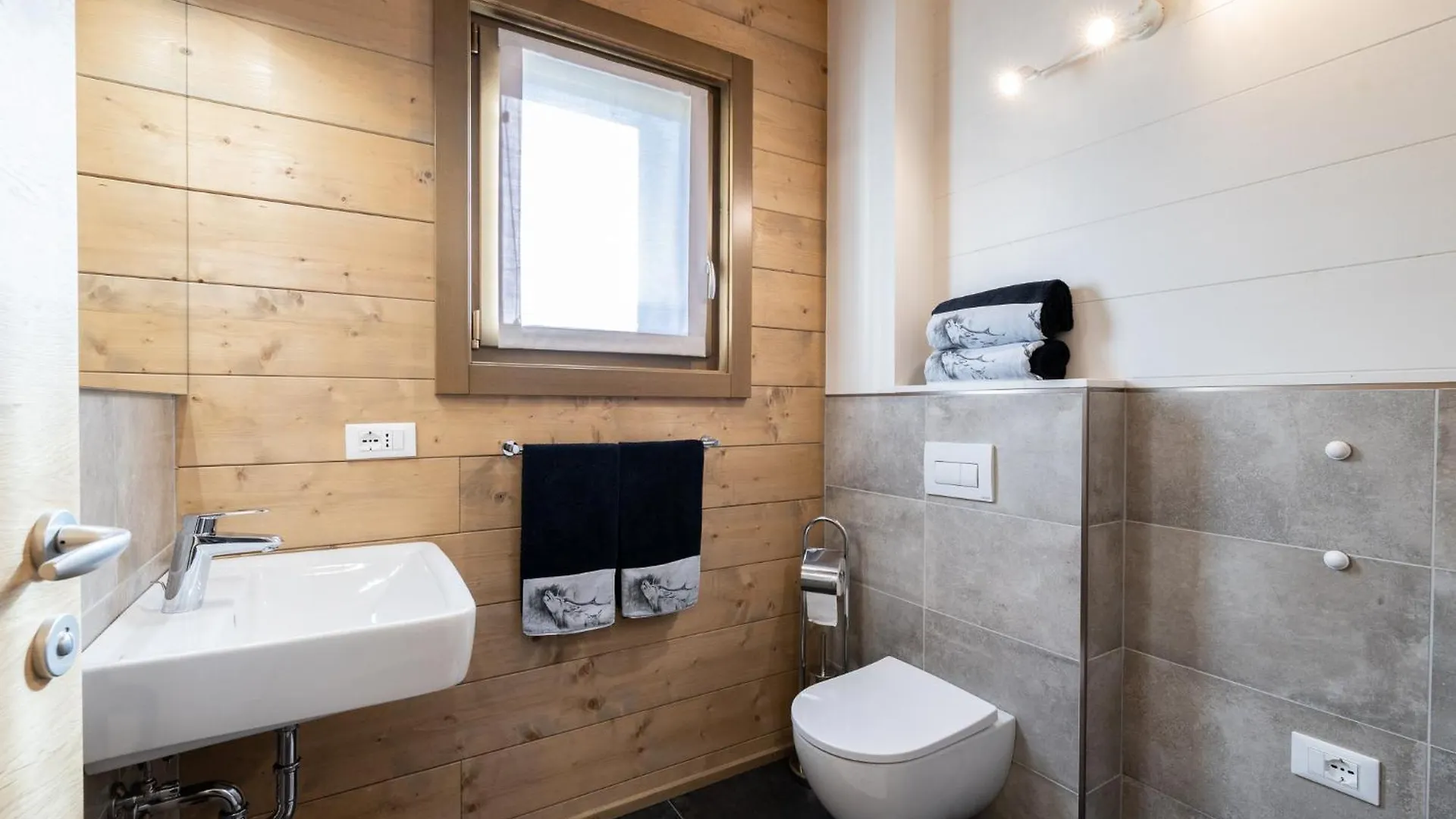 Ivan House Livigno 0*,  Italy
